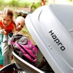 Die Dachbox richtig packen – mit Kindern und viel Gepäck sicher in den Urlaub fahren